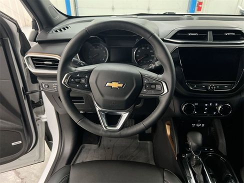 Used 2023 Chevrolet TrailBlazer ACTIV w/ Technology Package image 19
