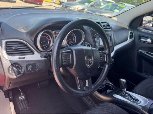 Used 2016 Dodge Journey SE w/ Flexible Seating Group image 7