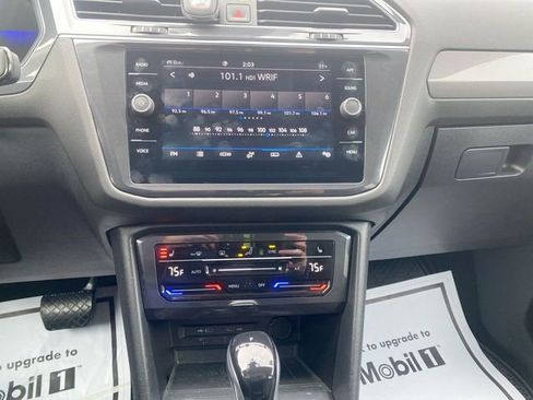 Used 2023 Volkswagen Tiguan SE w/ Panoramic Sunroof Package image 17