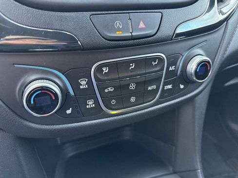 Certified 2022 Chevrolet Equinox RS image 16