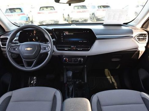 Used 2025 Chevrolet TrailBlazer LT image 7