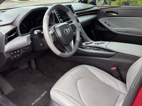 Certified 2022 Toyota Avalon Limited FWD image 17