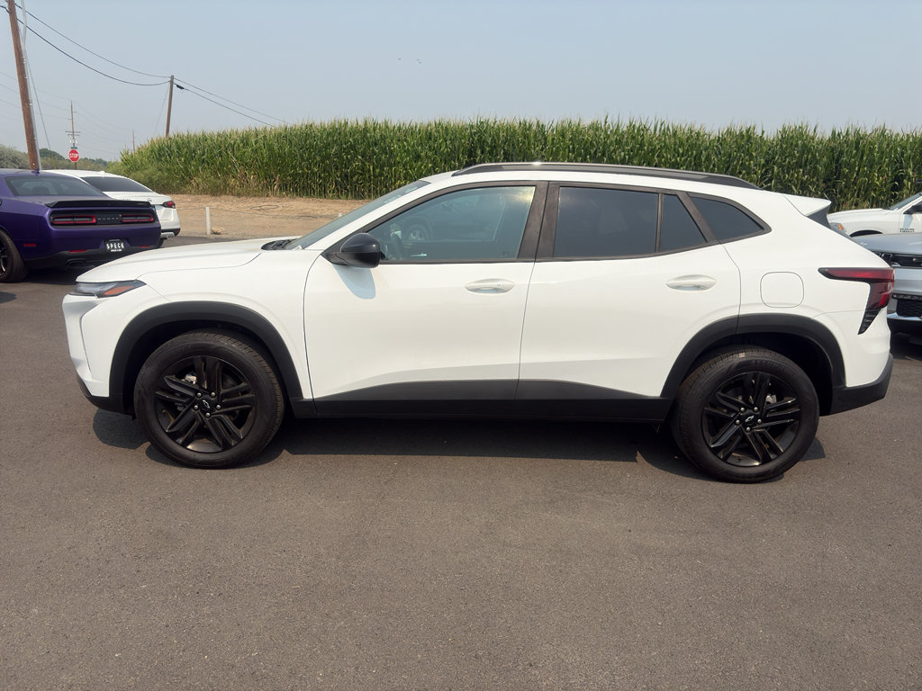 Used 2025 Chevrolet Trax ACTIV w/ Driver Confidence Package FWD image 24