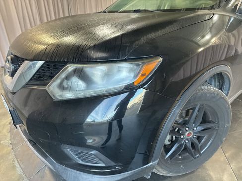 Used 2015 Nissan Rogue S w/ S Family Package image 9