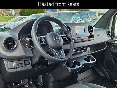 Used 2024 Mercedes-Benz Sprinter 2500 image 14