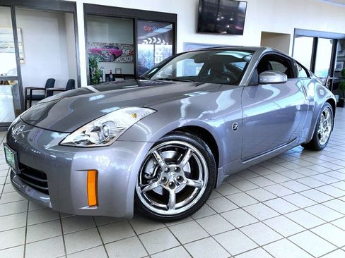 Used 2007 Nissan 350Z Touring w/ Cargo Convenience Pkg image 1