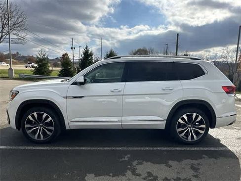 Used 2022 Volkswagen Atlas SEL Premium image 2