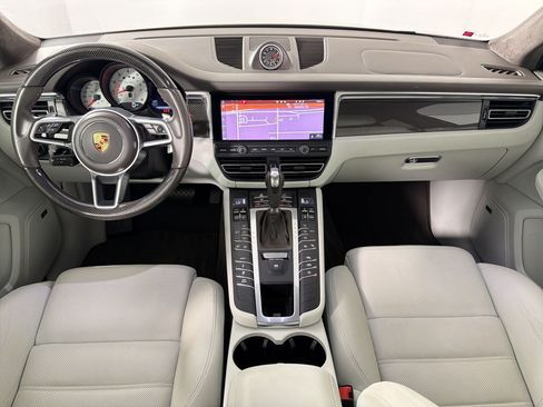 Certified 2021 Porsche Macan Turbo w/ Premium Package Plus (PF0) AWD/4WD image 17