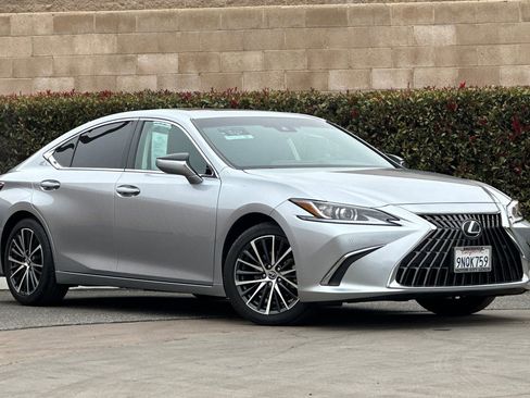 Certified 2024 Lexus ES 350 w/ Premium Package image 2
