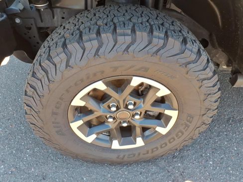 Used 2025 Jeep Wrangler Unlimited Rubicon AWD/4WD image 10
