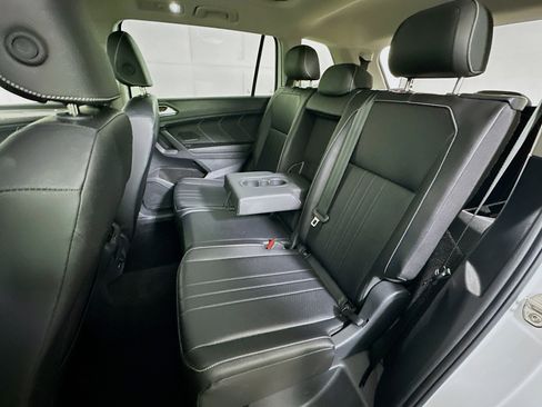 Used 2024 Volkswagen Tiguan SE image 25