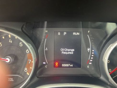 Used 2020 Jeep Compass Latitude FWD image 3