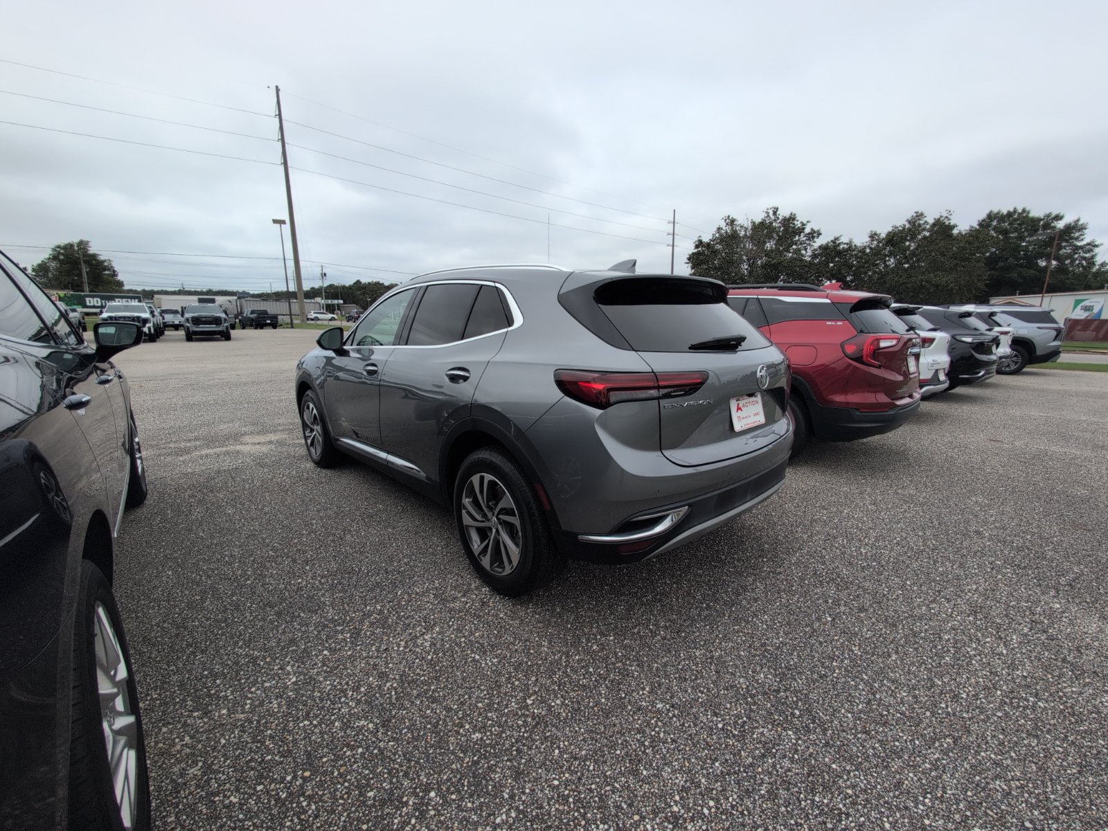 Used 2022 Buick Envision Essence w/ Safety Package FWD image 4