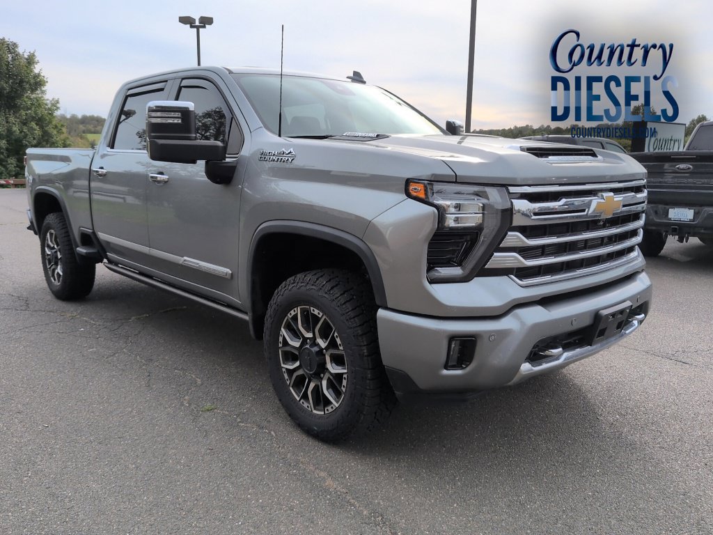 Used 2024 Chevrolet Silverado 2500 High Country w/ High Country Premium Package AWD/4WD image 1