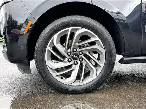 Used 2025 Lincoln Navigator L Reserve AWD/4WD image 35
