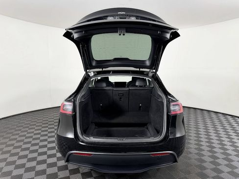 Used 2023 Tesla Model Y Long Range AWD/4WD image 10