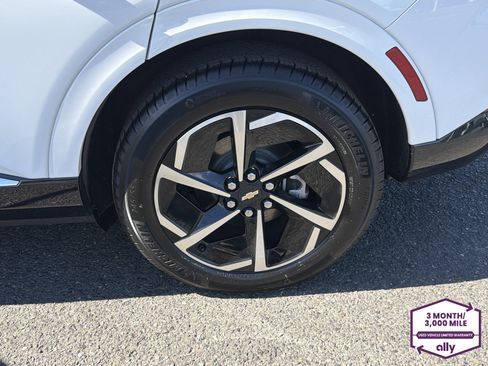 Used 2025 Chevrolet Equinox EV LT w/ LPO, Blackout Package AWD/4WD image 23