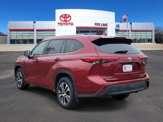 Used 2021 Toyota Highlander XLE video 3