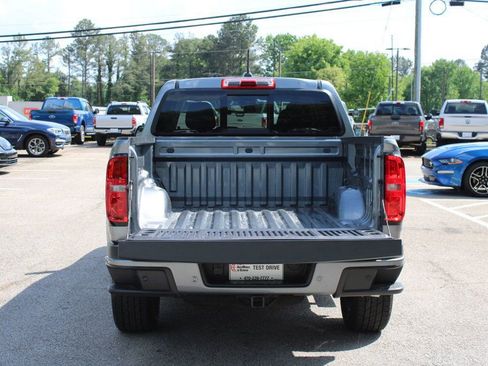 Used 2022 Chevrolet Colorado LT w/ Luxury Package RWD image 9