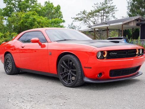 Used 2020 Dodge Challenger R/T Scat Pack w/ Dynamics Package RWD image 10