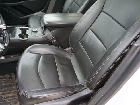 Certified 2019 GMC Terrain SLT w/ Preferred Package image 11