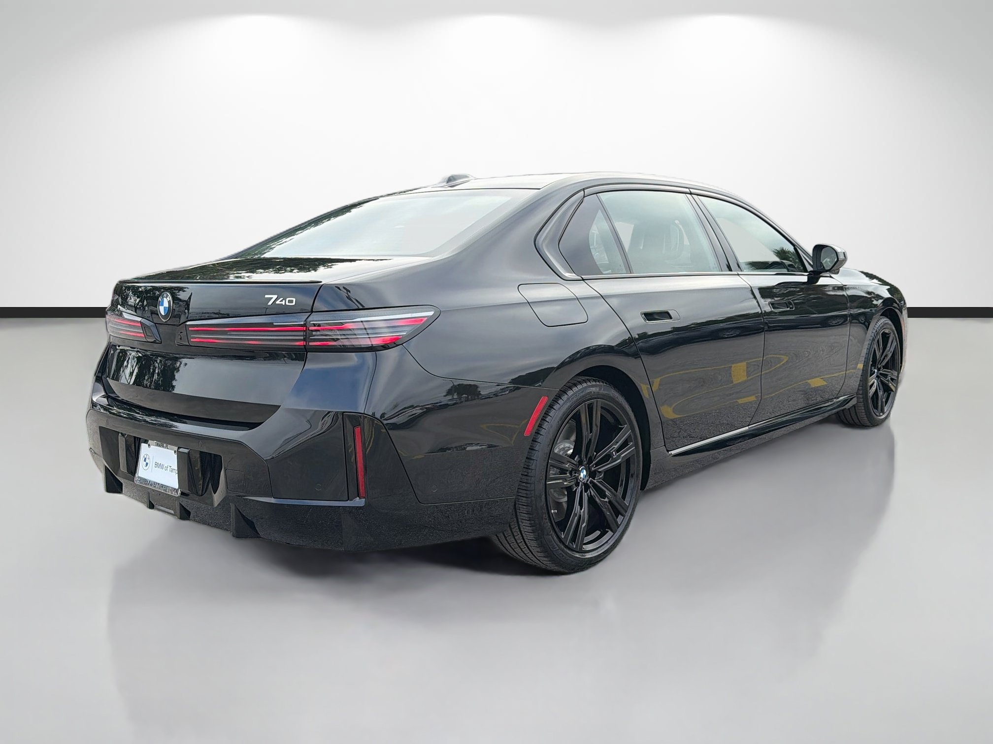 New 2027 BMW 740i w/ M Sport Professional Package RWD image 3