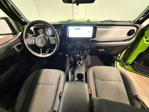 Used 2025 Jeep Wrangler Willys image 64