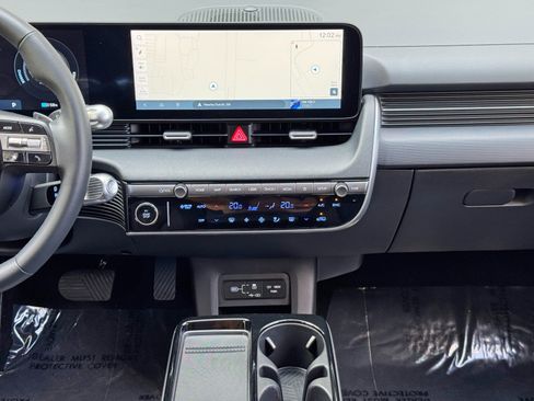 Used 2025 Hyundai Ioniq 5 SE image 21