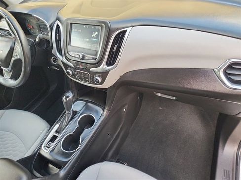 Used 2018 Chevrolet Equinox LT image 27