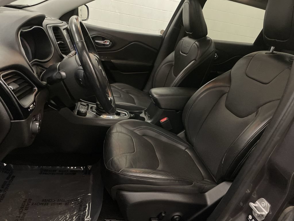 Used 2021 Jeep Cherokee Latitude Lux w/ Sun & Sound Group AWD/4WD image 14