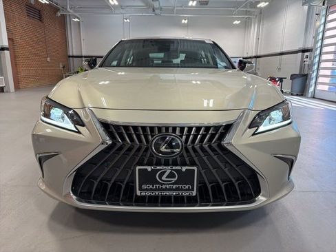 Used 2023 Lexus ES 350 w/ Premium Package image 2