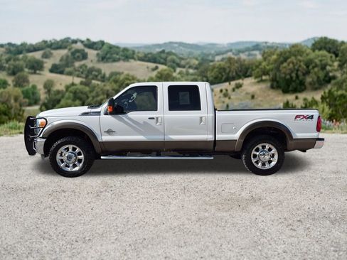 Used 2015 Ford F250 Lariat w/ Lariat Interior Package AWD/4WD image 5