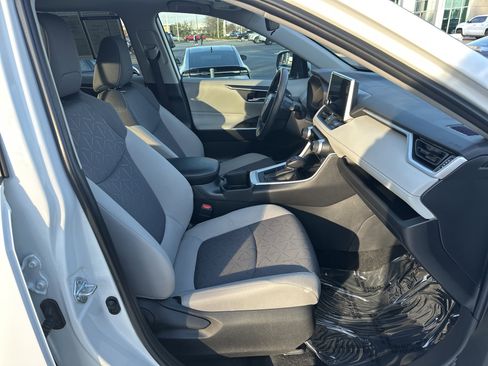 Certified 2024 Toyota RAV4 XLE image 33