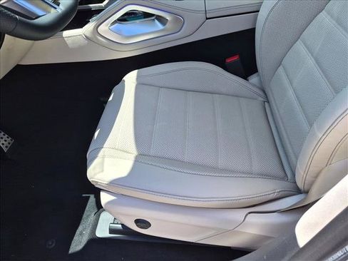 New 2026 Mercedes-Benz GLS 450 4MATIC image 4