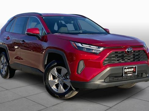 Used 2025 Toyota RAV4 XLE image 3