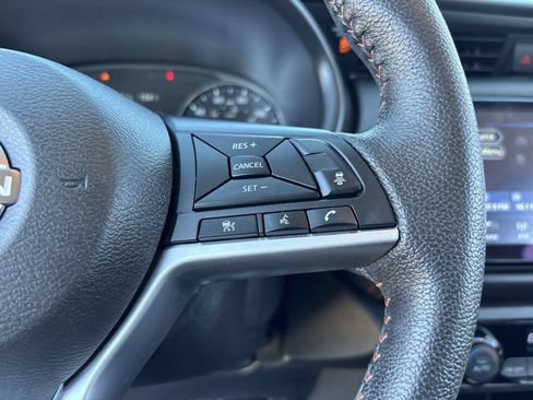 Used 2022 Nissan Kicks SR FWD image 29