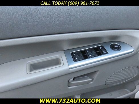Used 2006 Jeep Grand Cherokee Laredo image 30