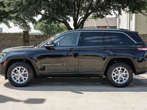 Used 2022 Jeep Grand Cherokee Limited image 17