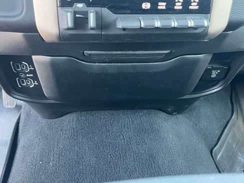 Used 2022 RAM 2500 Laramie AWD/4WD image 38