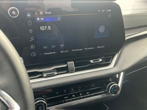 Used 2025 Chevrolet Equinox LT image 17