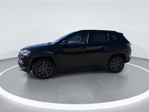 New 2026 Jeep Compass Latitude image 5