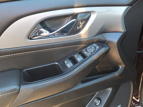 Certified 2020 Chevrolet Traverse LT w/ LT Premium Package image 8