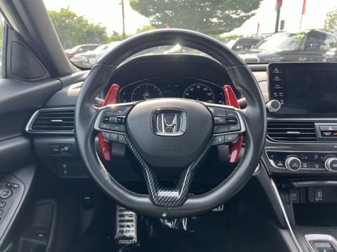 Used 2018 Honda Accord Sport image 16