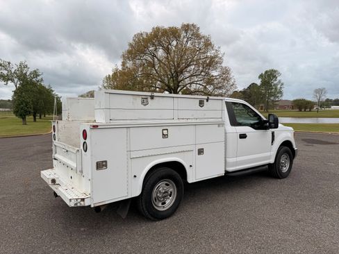 Used 2017 Ford F250 XL w/ XL Value Package image 5