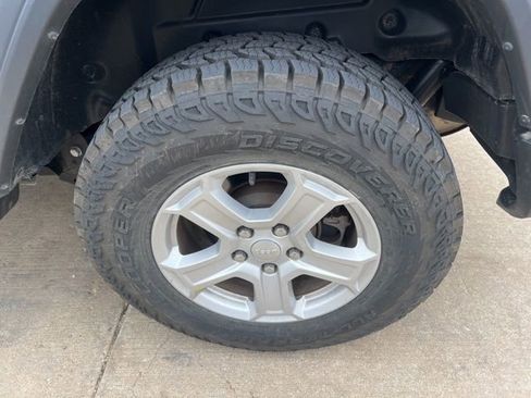 Used 2020 Jeep Wrangler Sport image 10