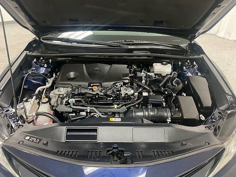 Used 2021 Toyota Camry LE image 19