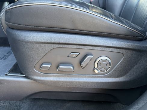 Used 2024 Hyundai Palisade Calligraphy image 12