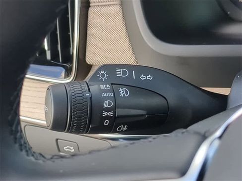 New 2026 Volvo XC90 B6 Plus w/ Protection Package Premier image 27