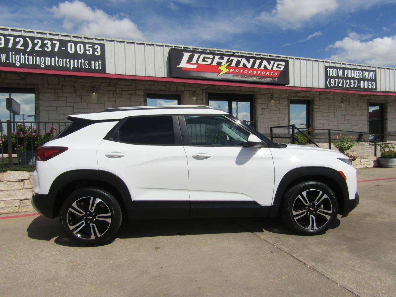 Used 2021 Chevrolet TrailBlazer LT w/ Convenience Package FWD image 5