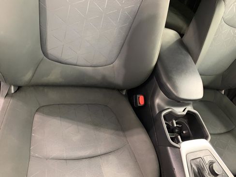 Used 2022 Toyota RAV4 XLE image 40